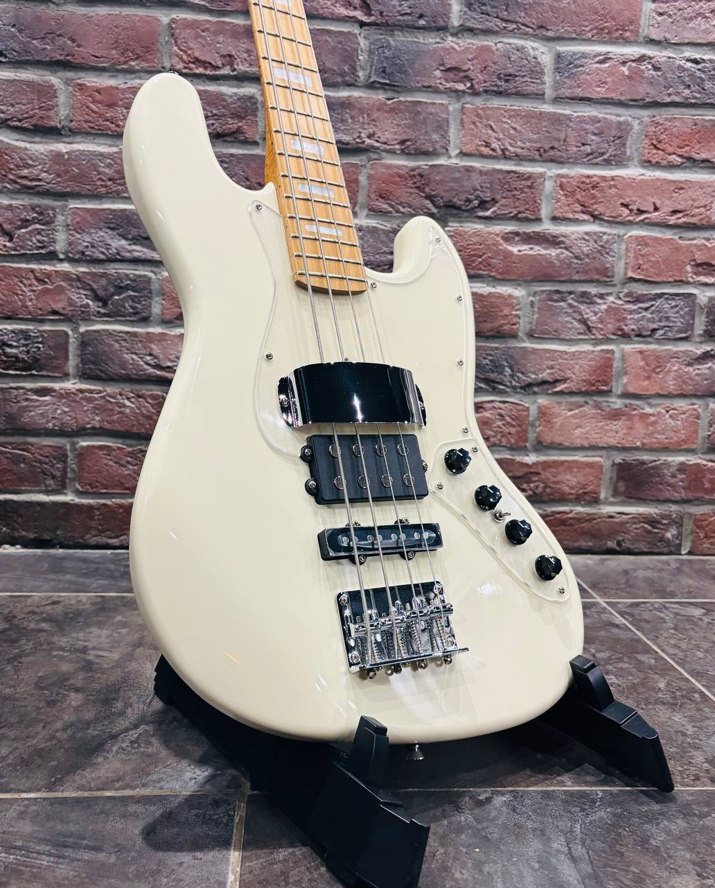 Бас Гитара SQOE Jazz Bass White + Чехол (Активы)
