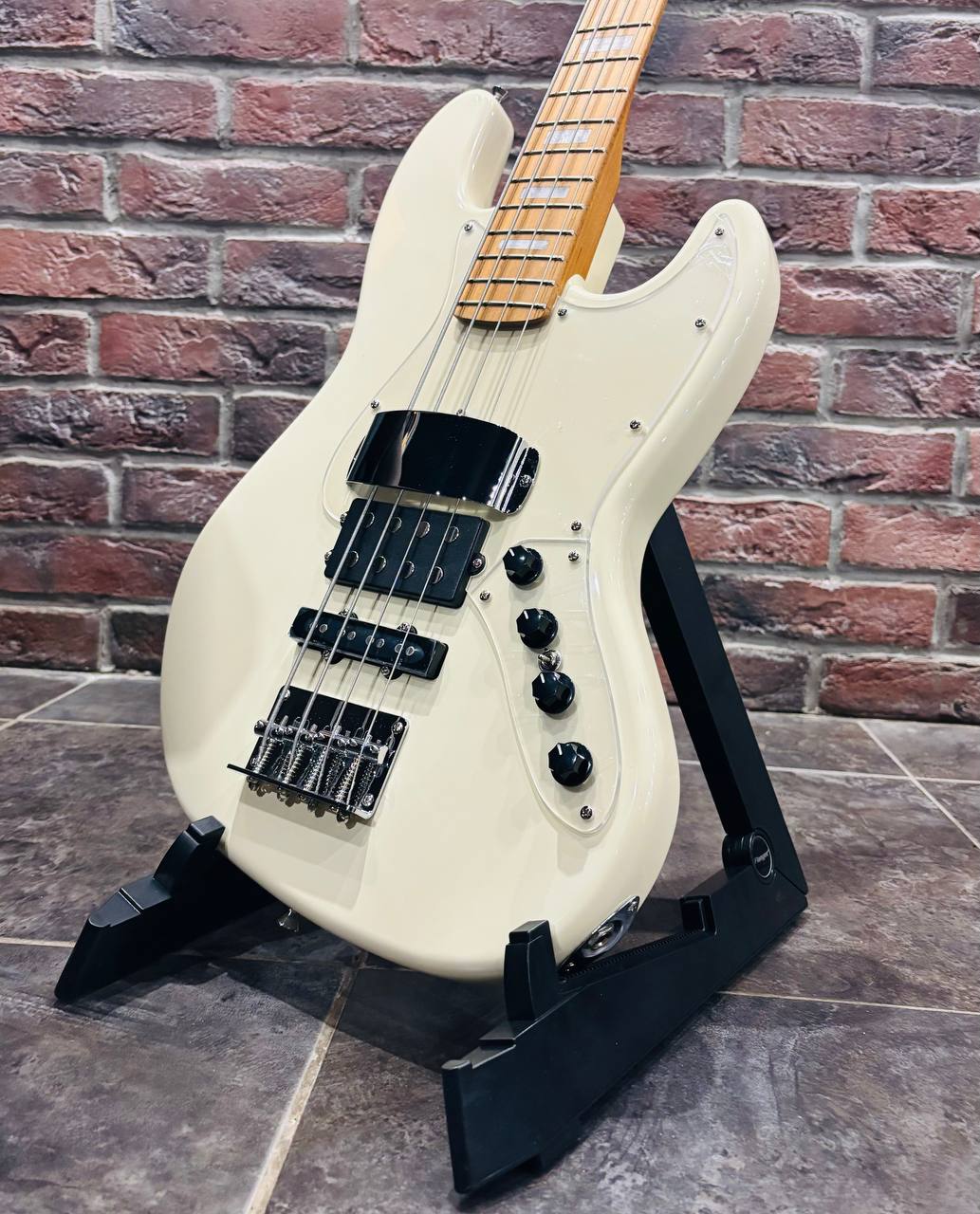 Бас Гитара SQOE Jazz Bass White + Чехол (Активы) - изображение 3