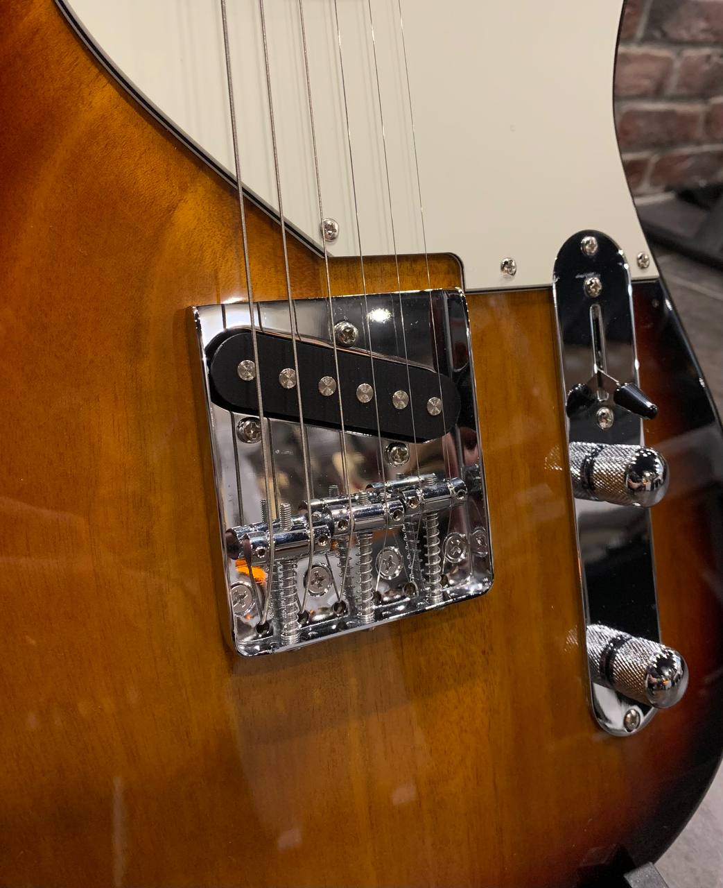 Электрогитара EART Guitar EYP-TLC Sunburst - изображение 3
