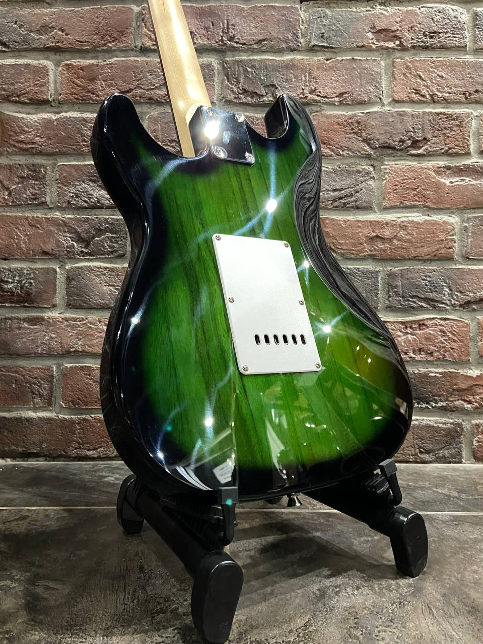 Электрогитара Stratocaster HSS GR - изображение 2