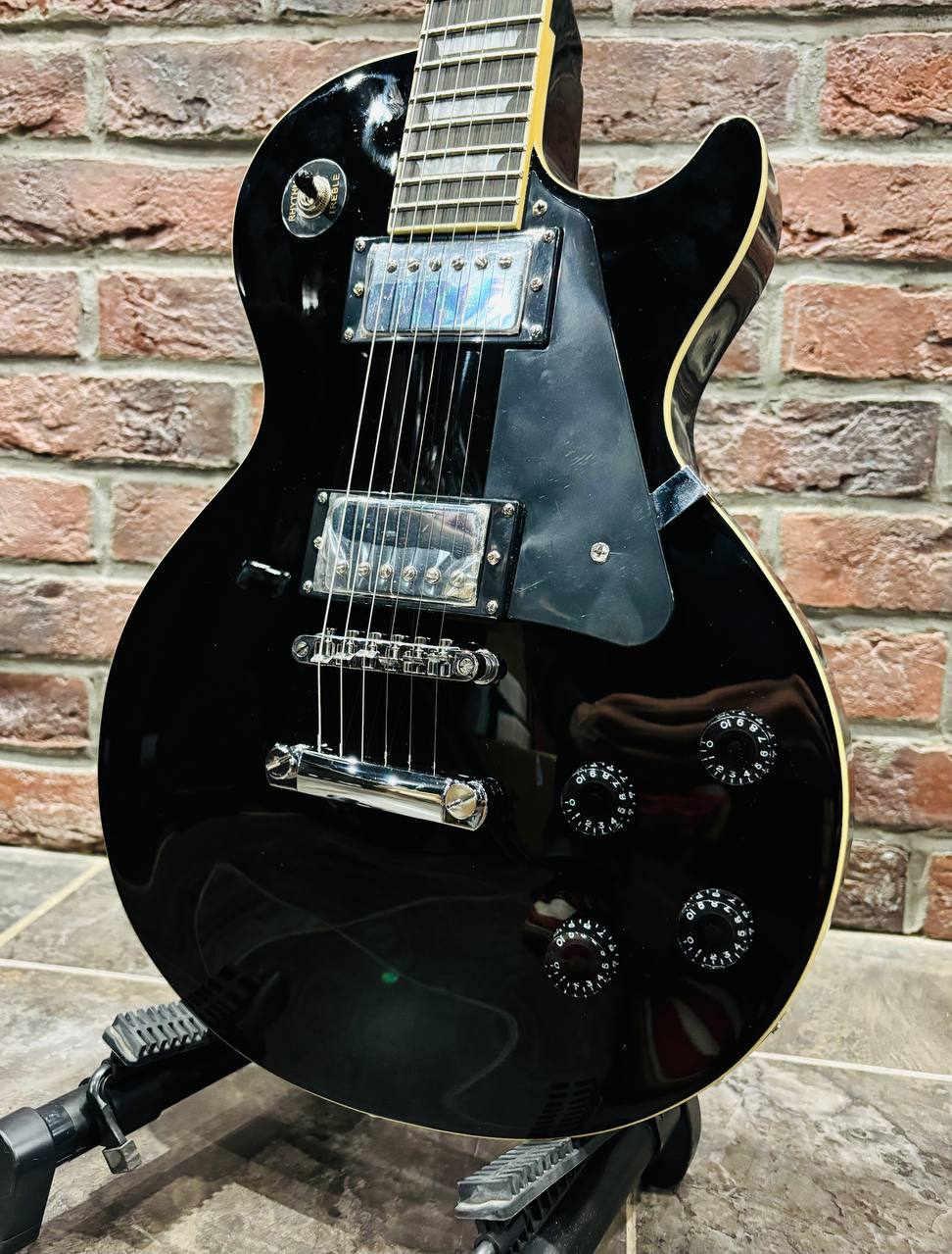 Электрогитара Les Paul BK Venom + Мощный Комбоусилитель 50 ват (комплект) - изображение 3