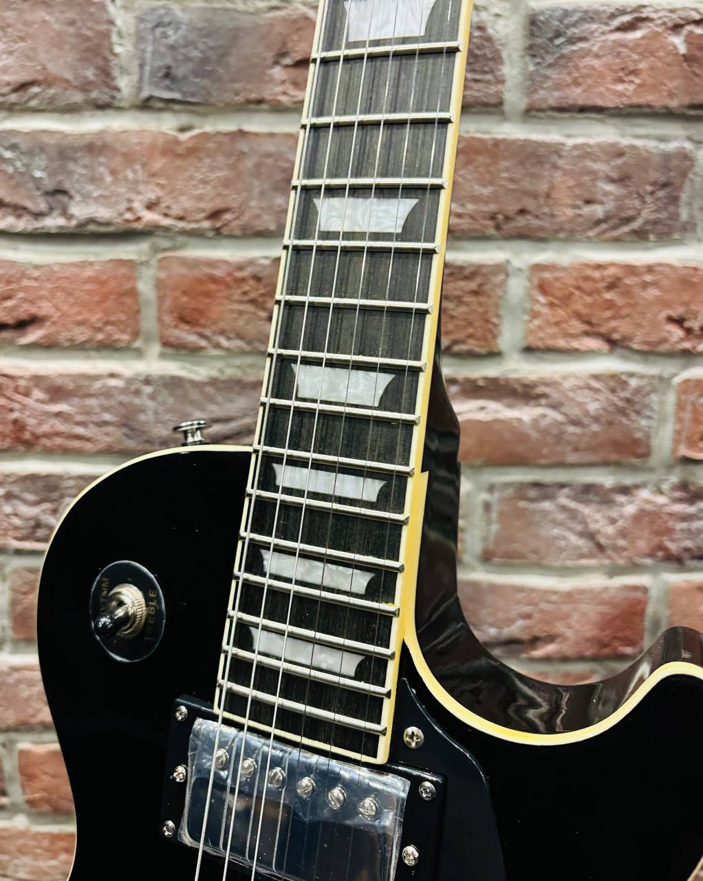 Электрогитара Les Paul BS Venom + Цифровой Комбик с эффектами и Драм Машиной - изображение 6