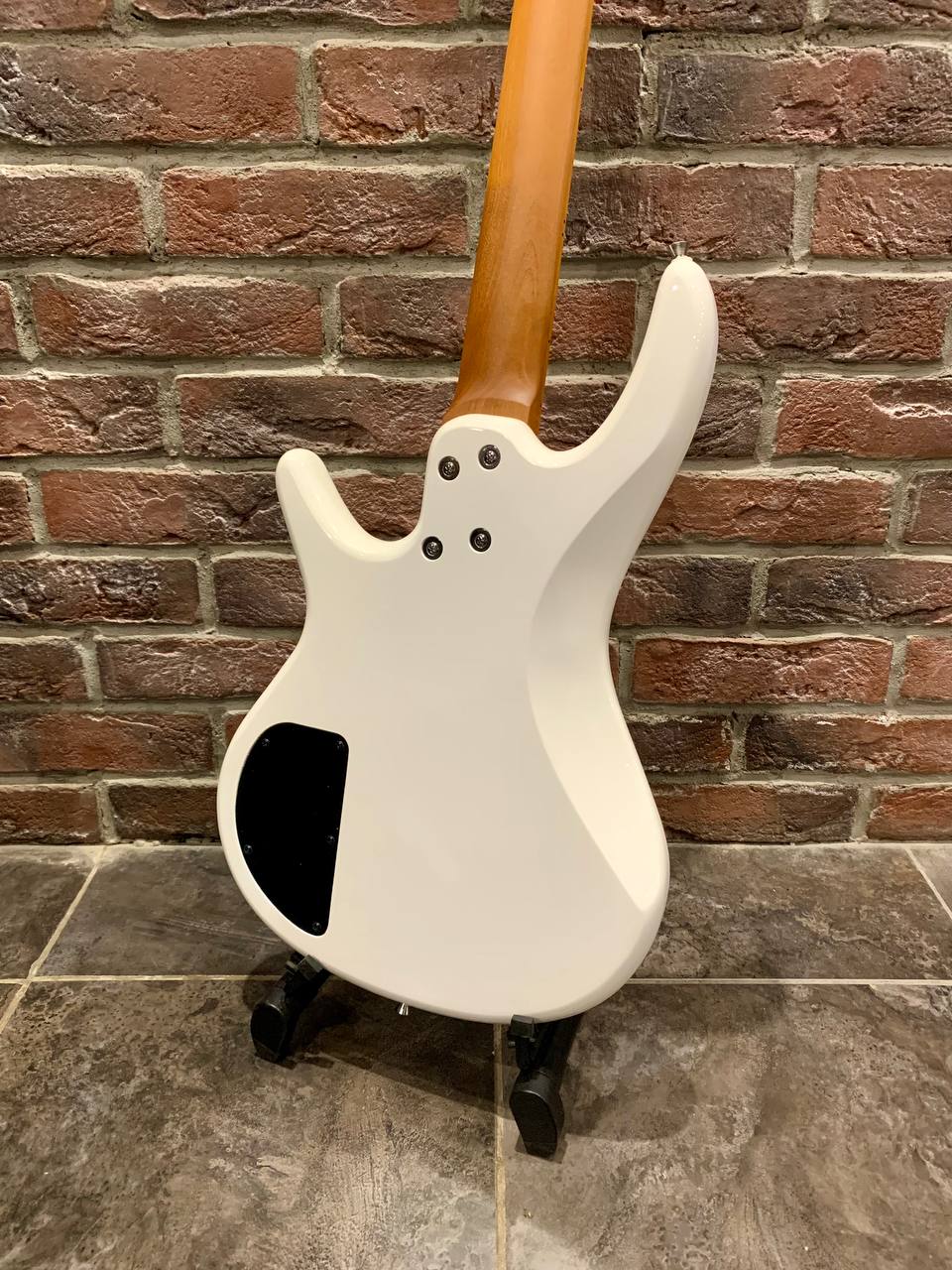 Бас Гитара BT-4 White Snow (Обожженный Клен) - изображение 2