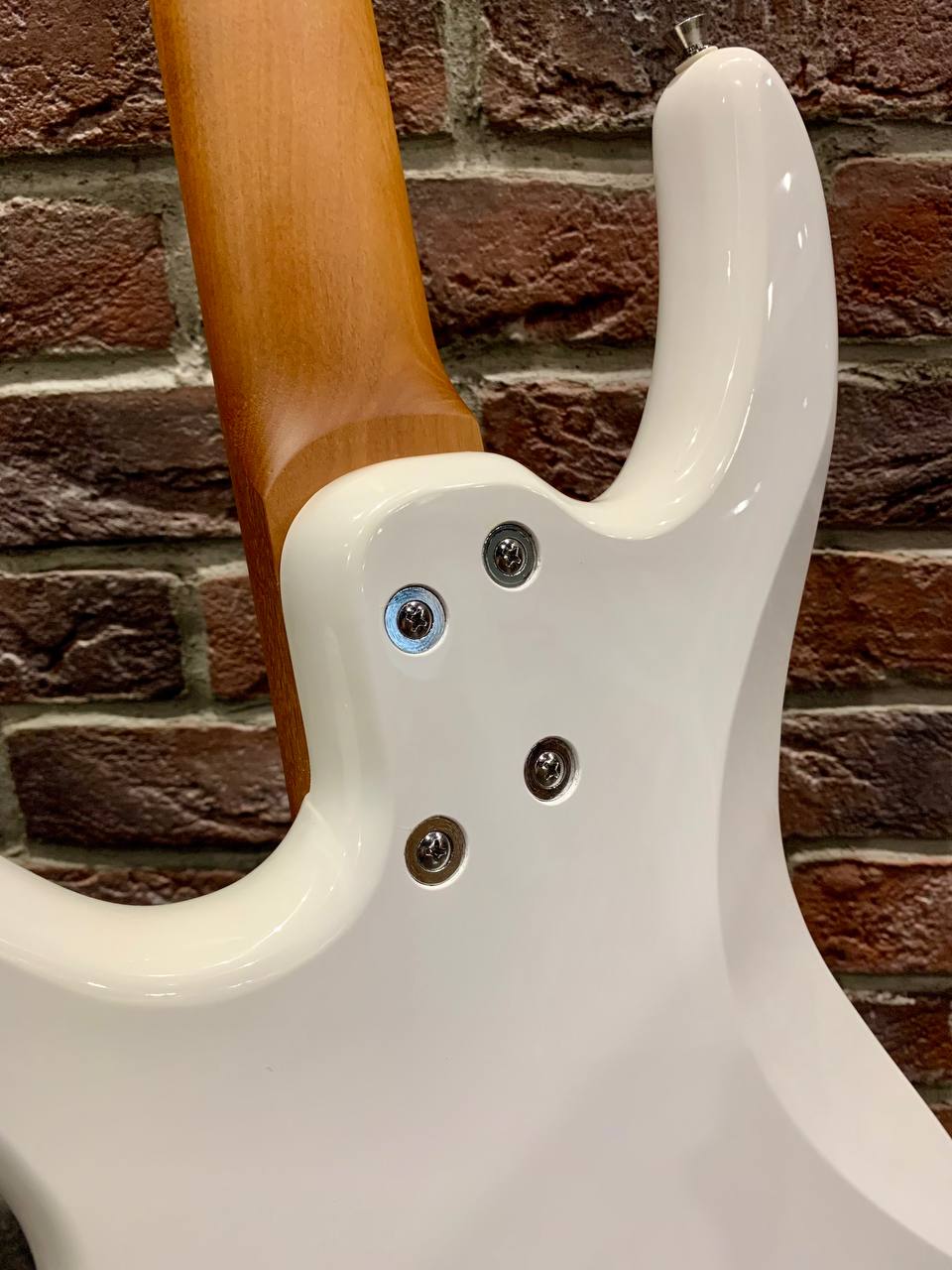 Бас Гитара BT-4 White Snow (Обожженный Клен) - изображение 6