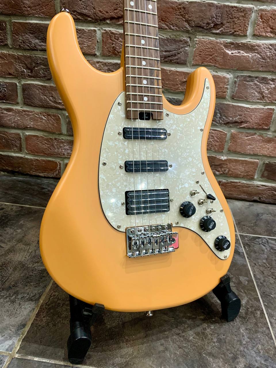 Электрогитара SuperStratocaster Grote GT-HSS (с отсечками)