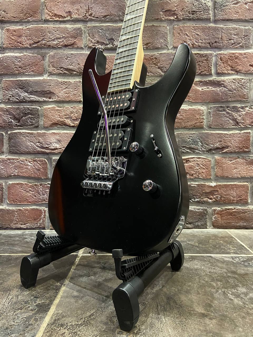 Электрогитара Fabio HHS с Floyd Rose