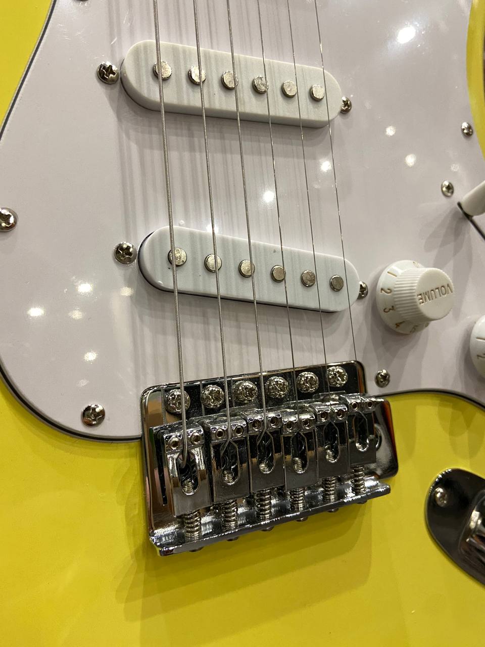 Электрогитара для Начинающих Stratocaster Yellow Edition  - изображение 3