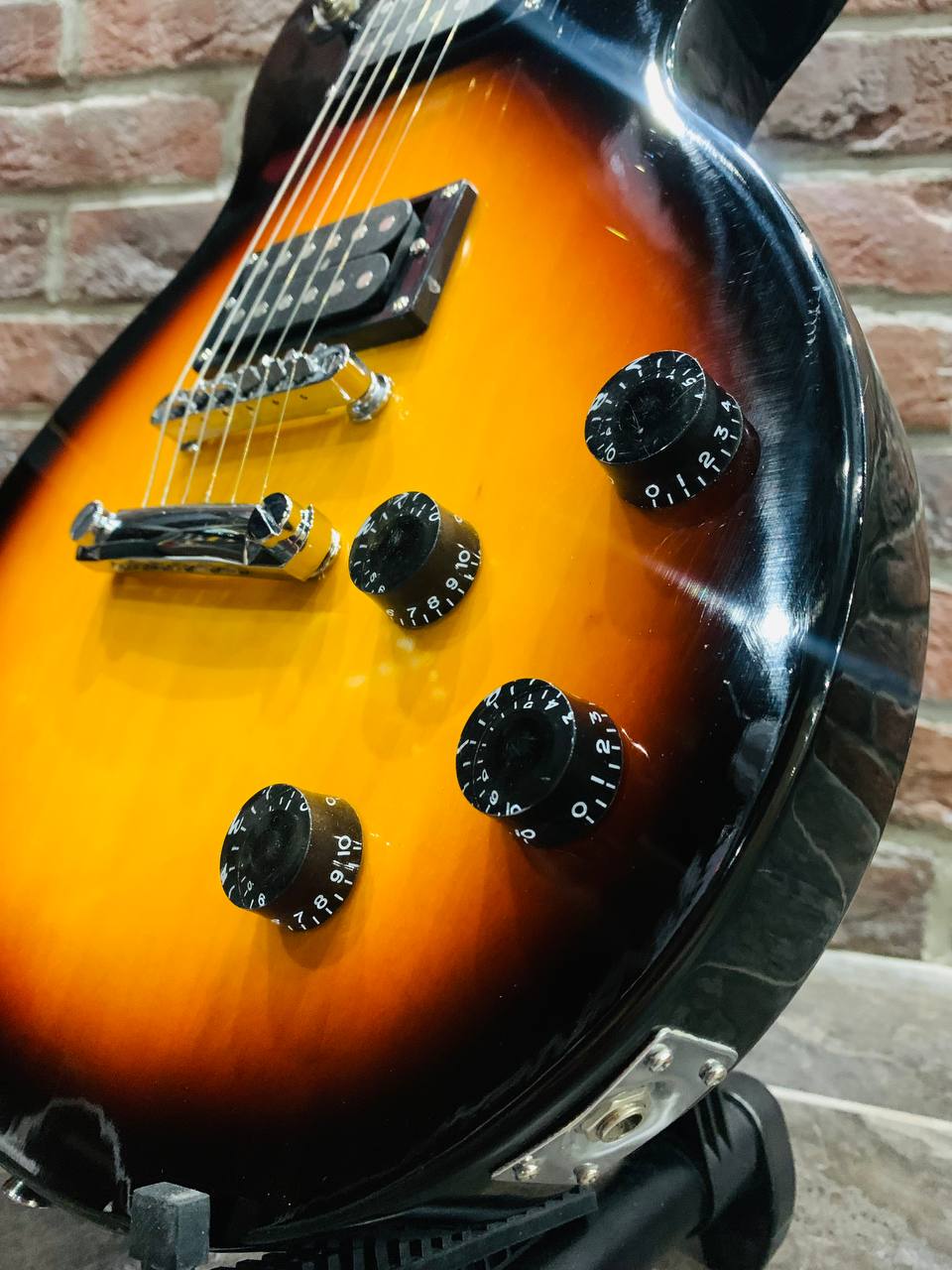 Электрогитара Les Paul HH Sunburst - изображение 3