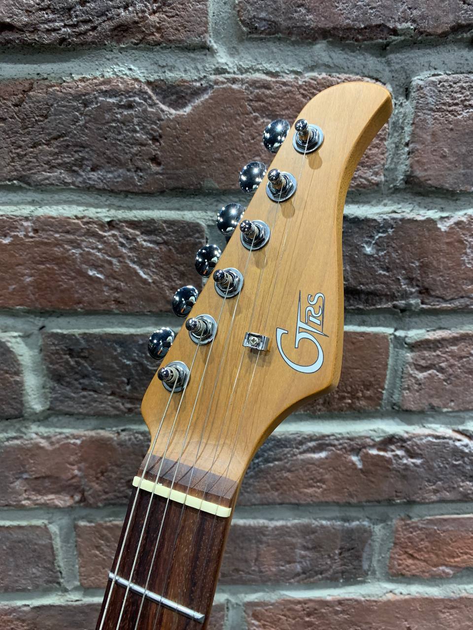 Электрогитара-Процессор GTRS Professional P801 Cherry-M - изображение 8