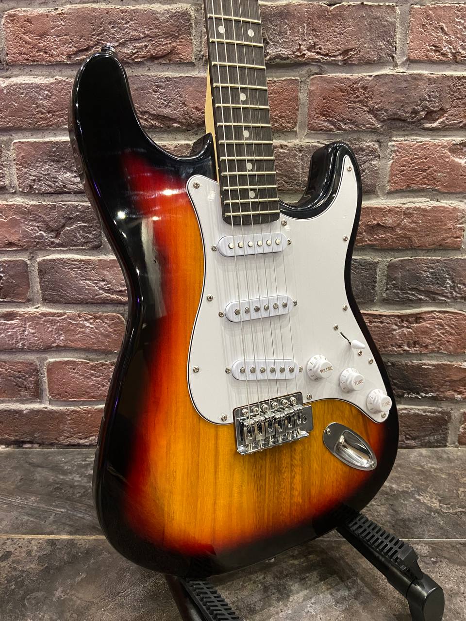 Электрогитара Stratocaster для Начинающих