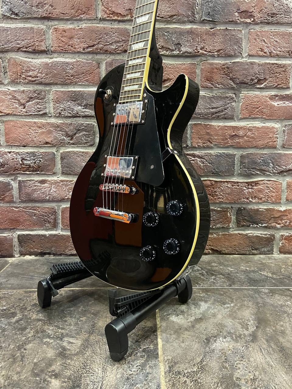 Электрогитара Les Paul Black Edition - изображение 6