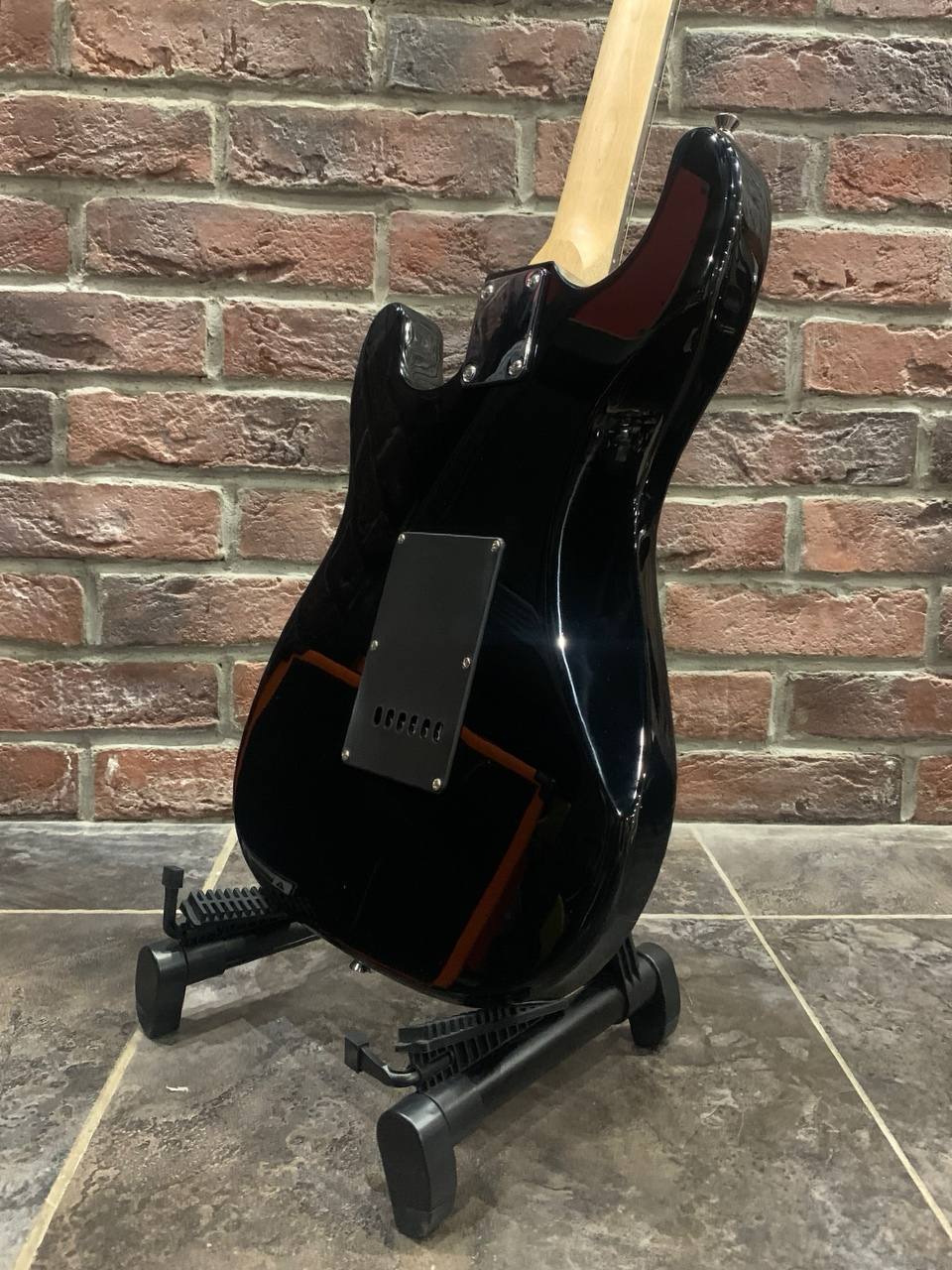 Электрогитара Black Stratocaster HSS + Мощный Комбик c Перегрузом (комплект) - изображение 4