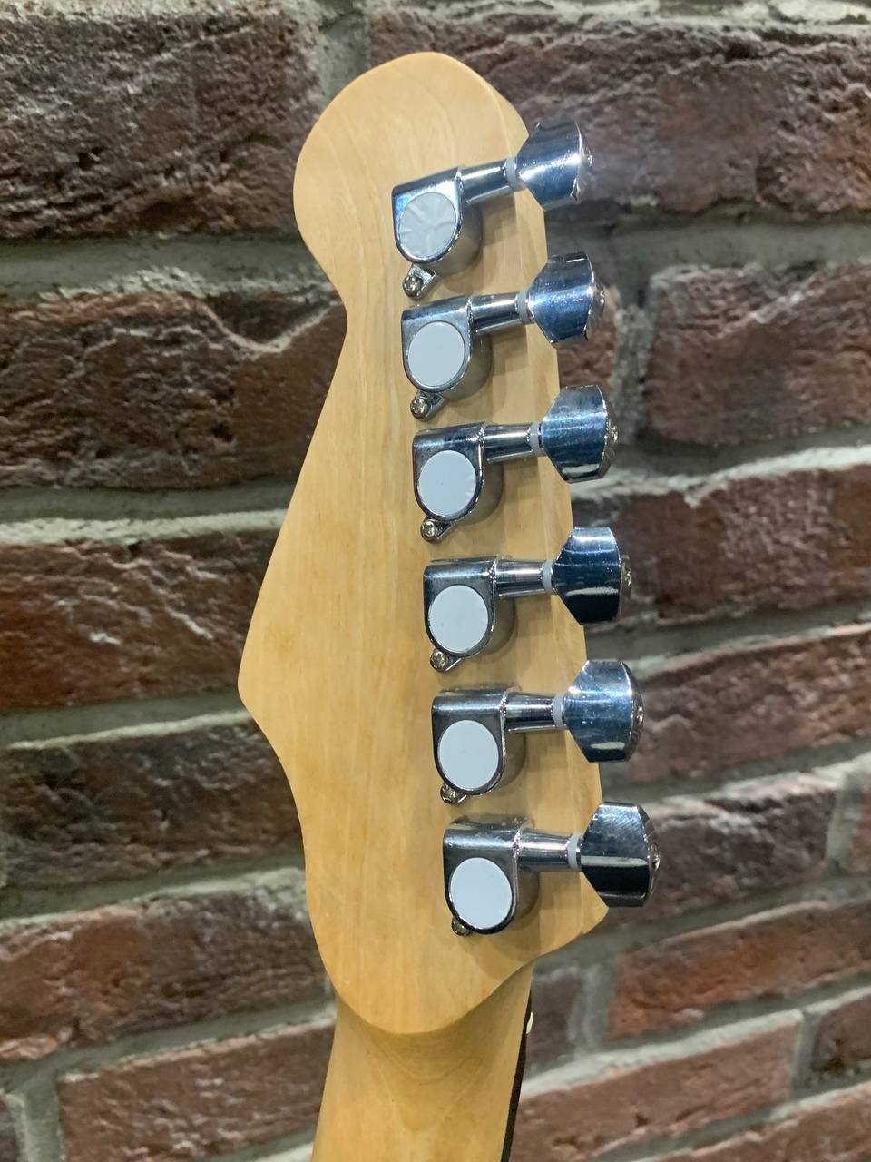 Электрогитара Black Stratocaster HSS + Мощный Комбик c Перегрузом (комплект) - изображение 10