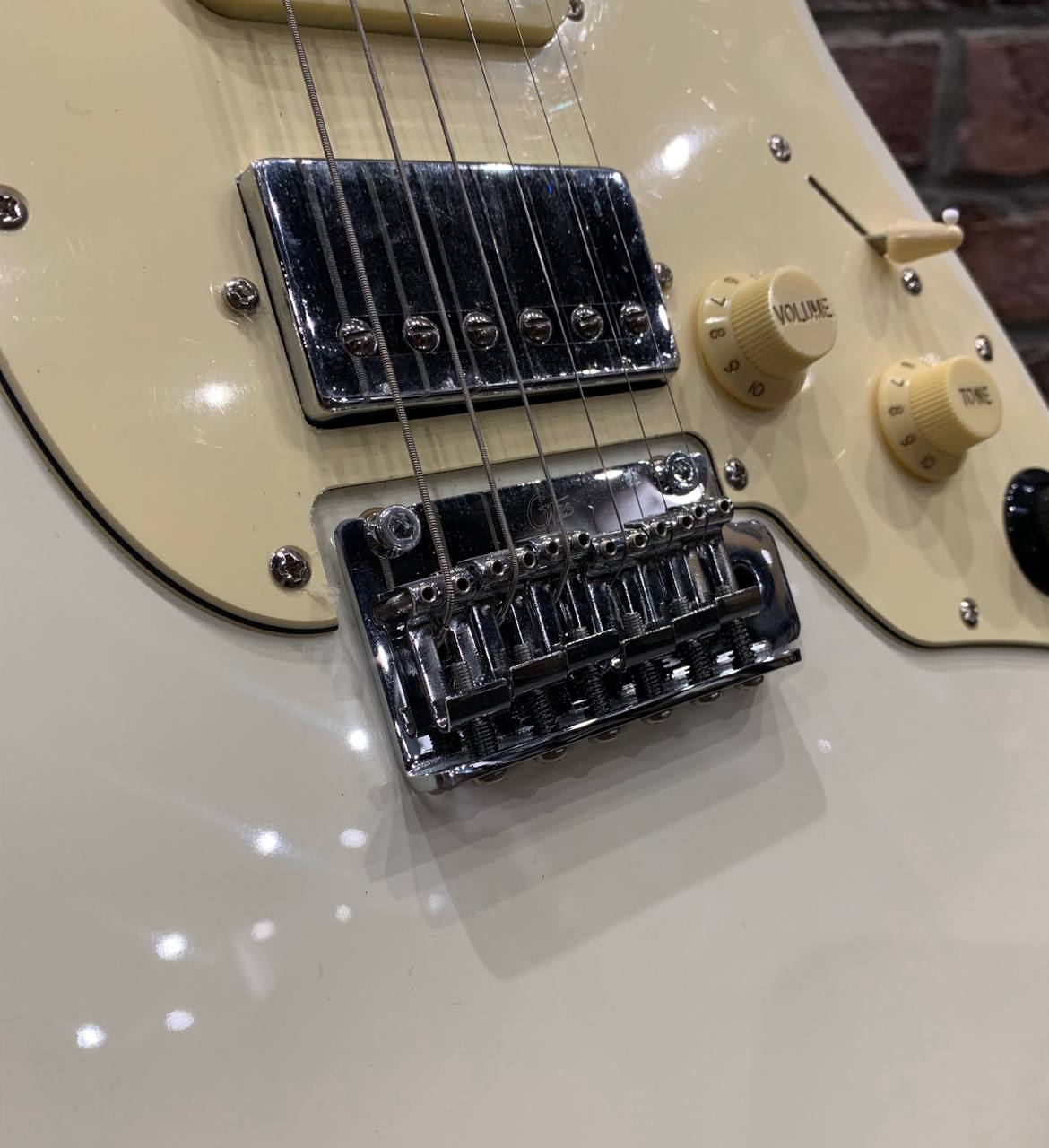 Электрогитара-Процессор GTRS Professional P801 Vintage White - изображение 4