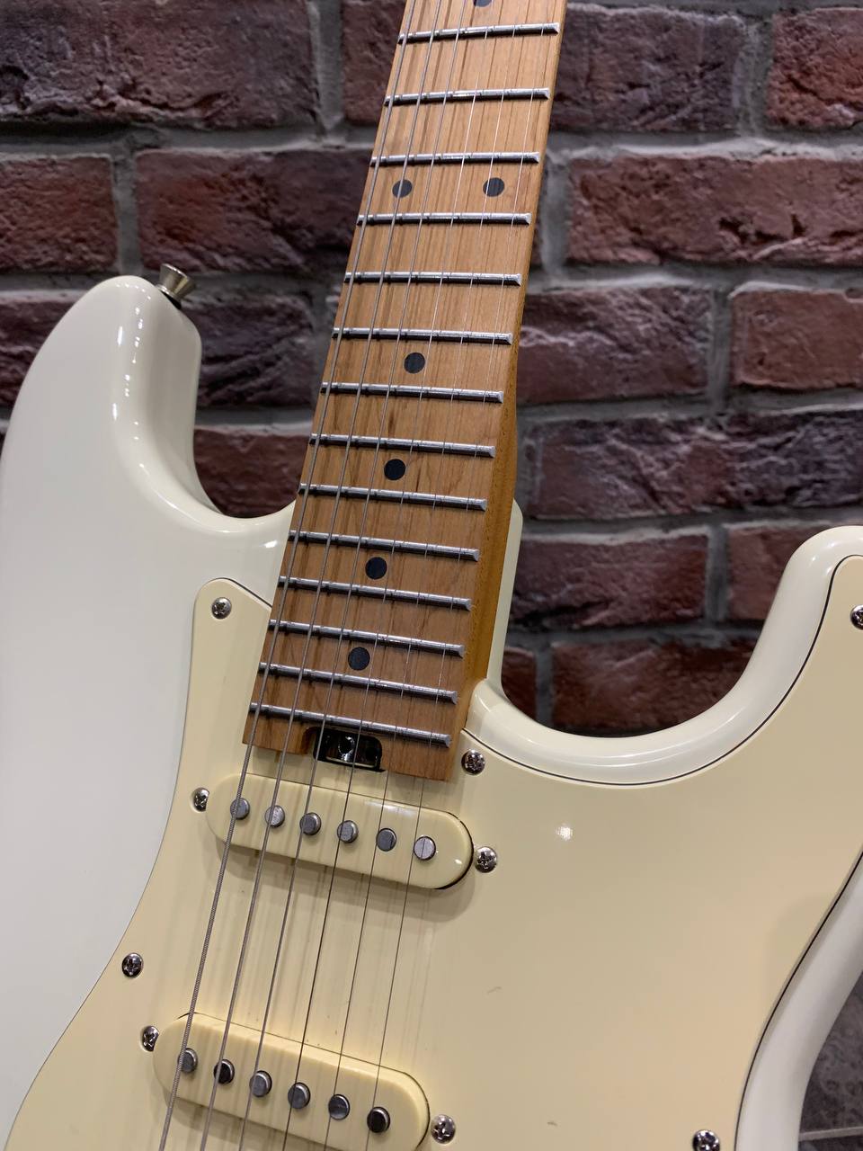 Электрогитара-Процессор GTRS Professional P801 Vintage White - изображение 6