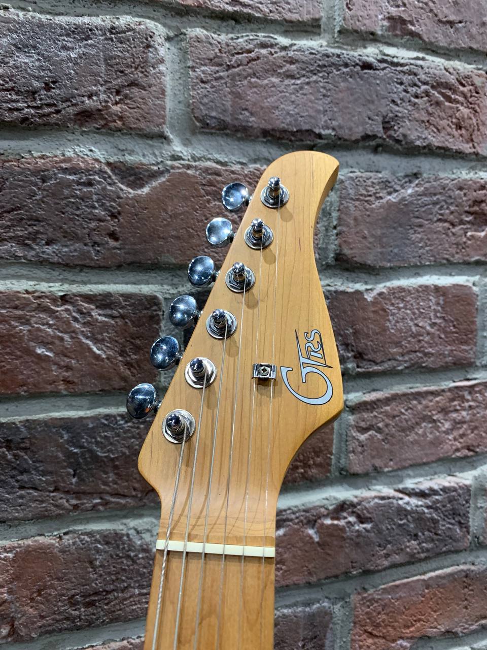 Электрогитара-Процессор GTRS Professional P801 Vintage White - изображение 8