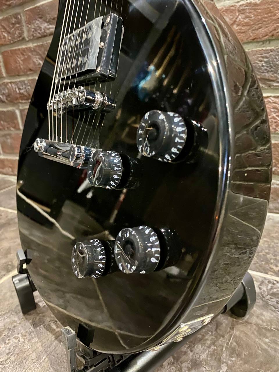 Электрогитара Les Paul Black - изображение 3