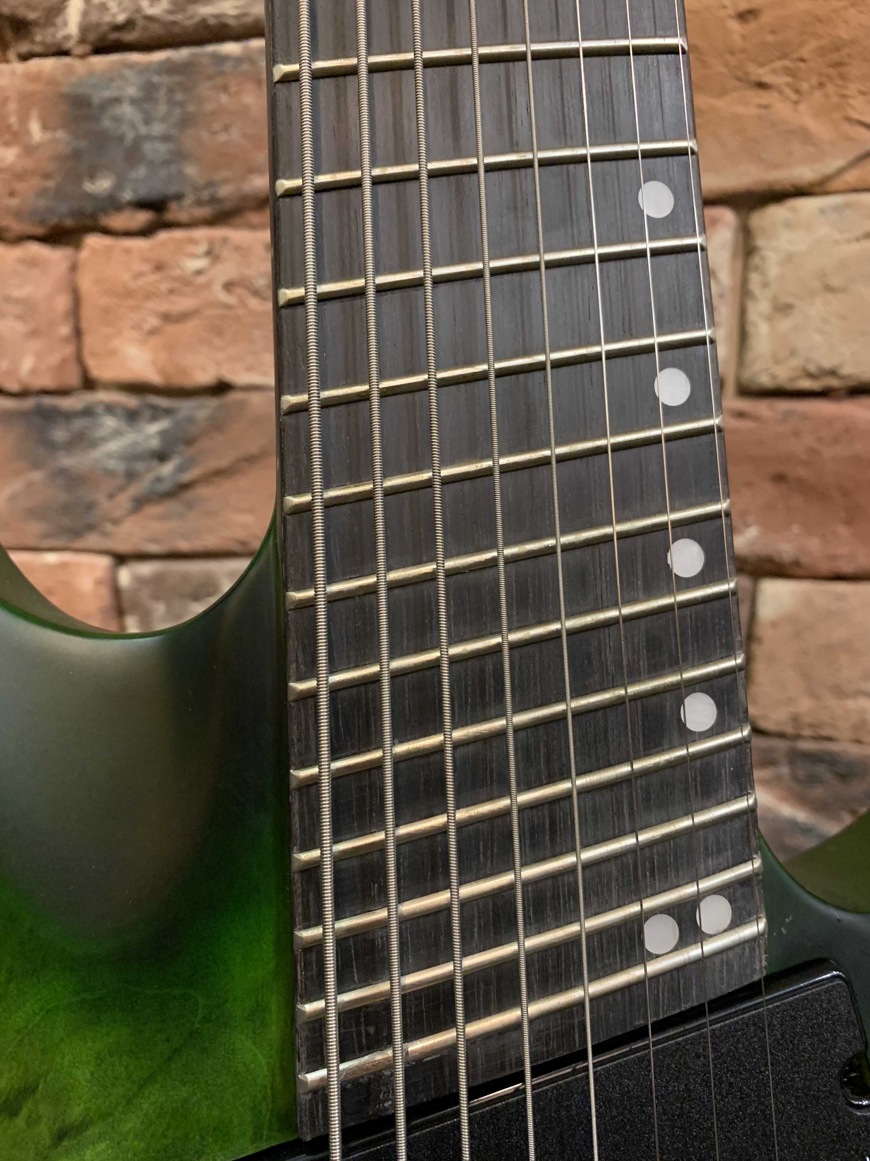 Электрогитара Harley Benton MultiScale 8 Emerald Edition - изображение 3