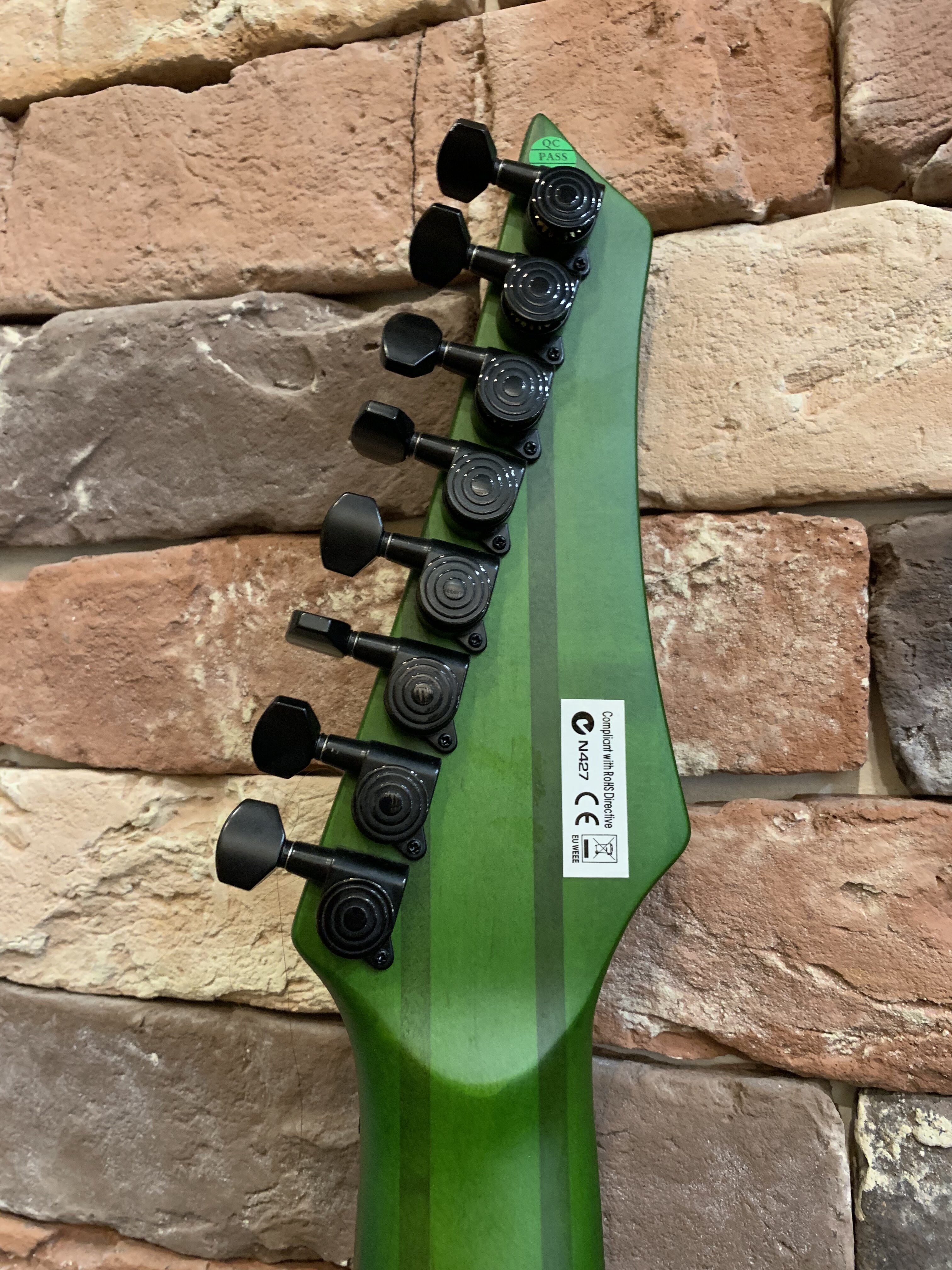 Электрогитара Harley Benton MultiScale 8 Emerald Edition - изображение 5