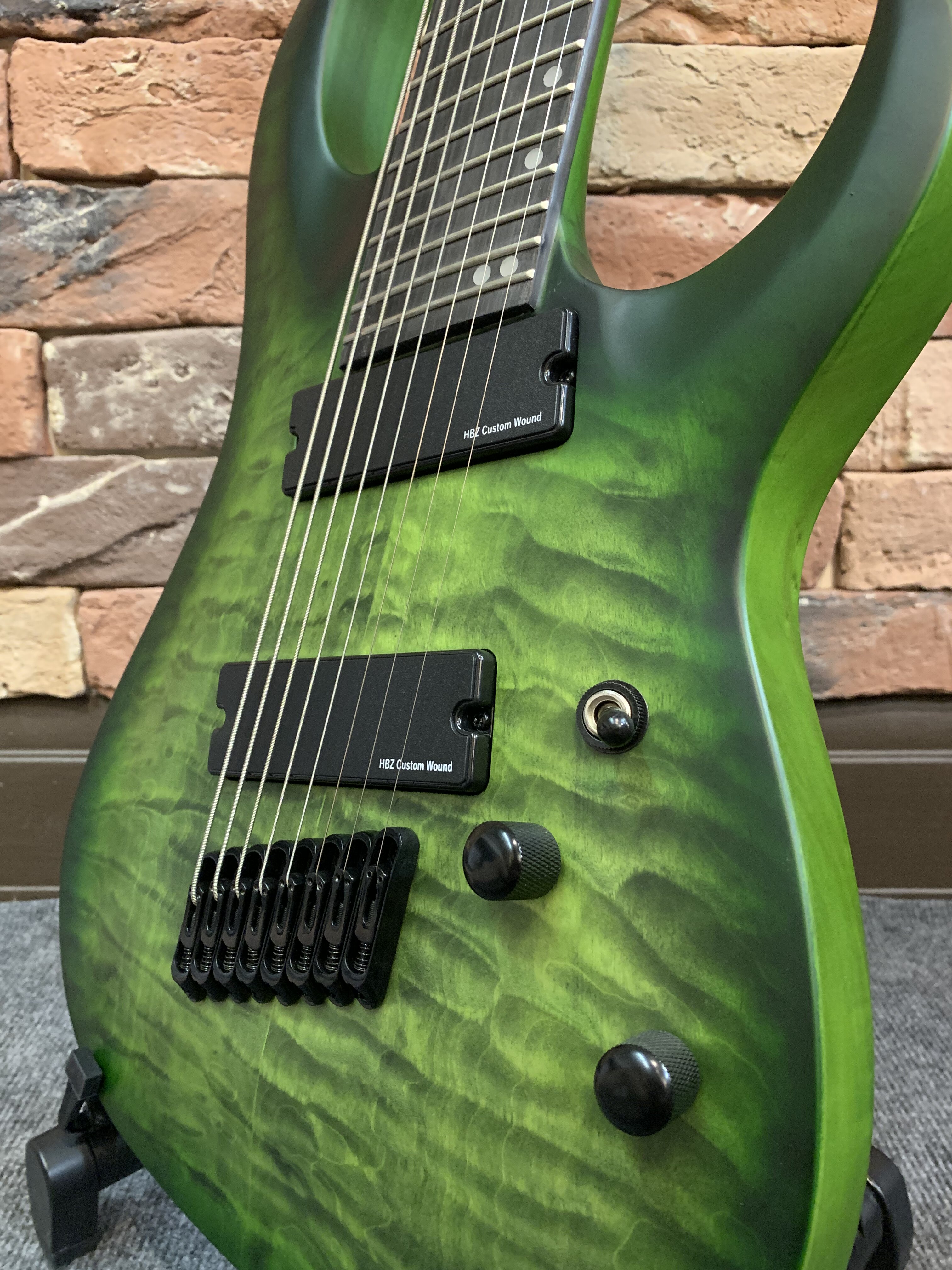Электрогитара Harley Benton MultiScale 8 Emerald Edition - изображение 8