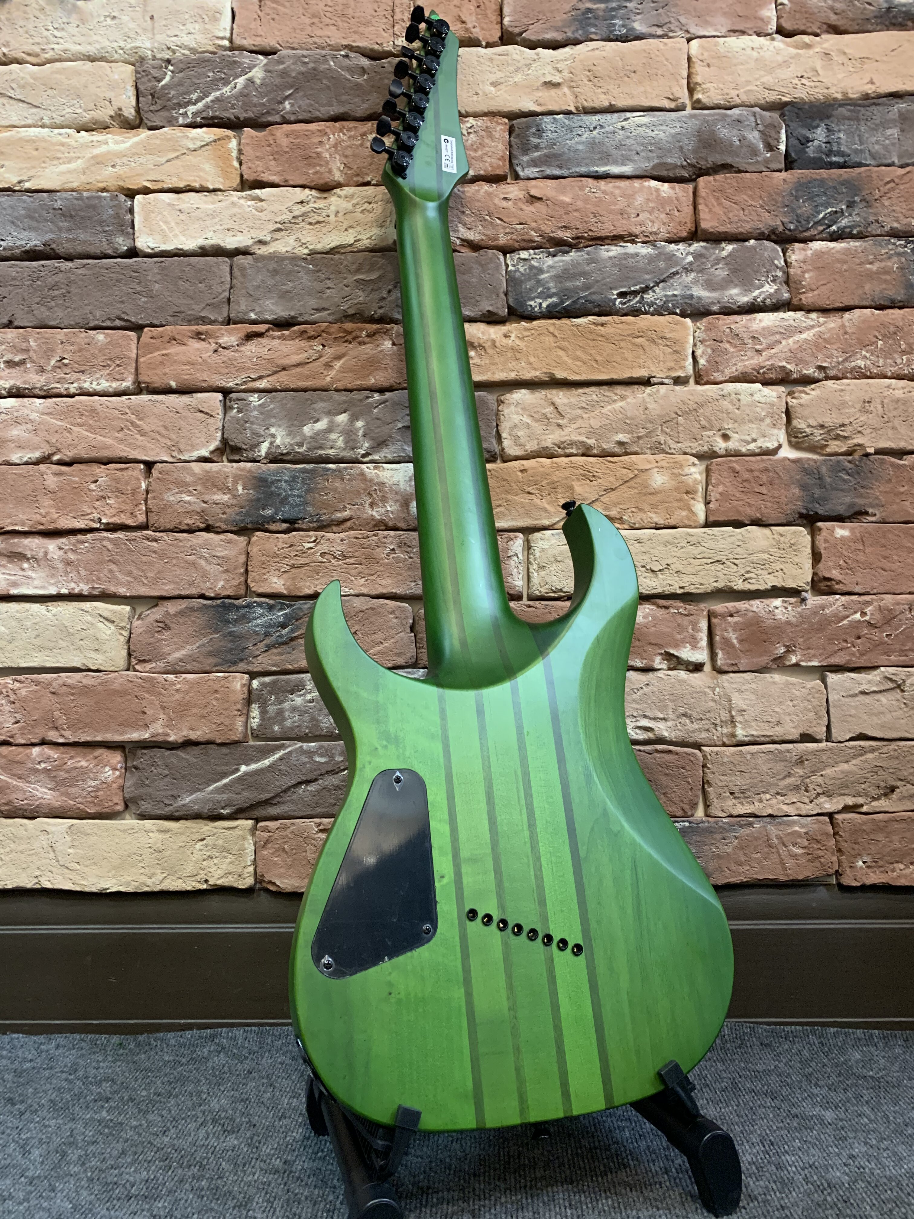 Электрогитара Harley Benton MultiScale 8 Emerald Edition - изображение 10