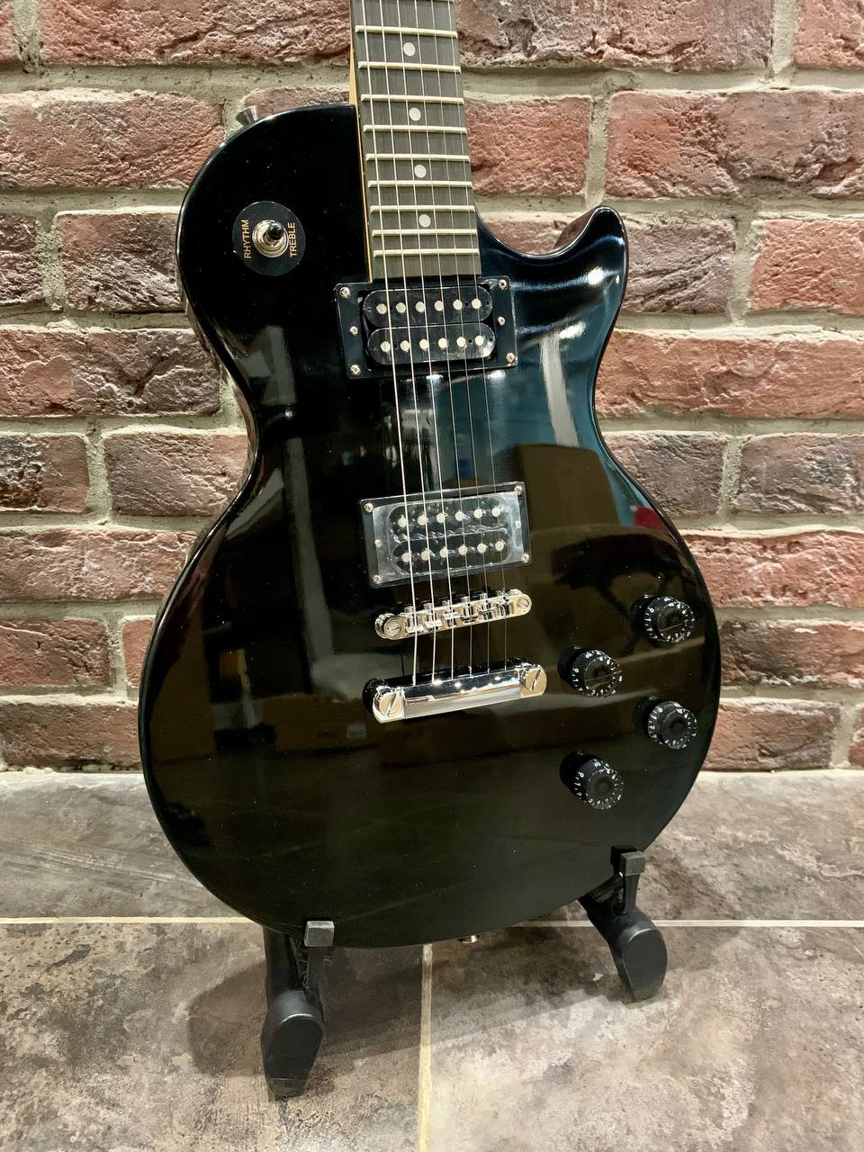 Электрогитара Les Paul Black + Стильный Комбик 15 ват (комплект) - изображение 5