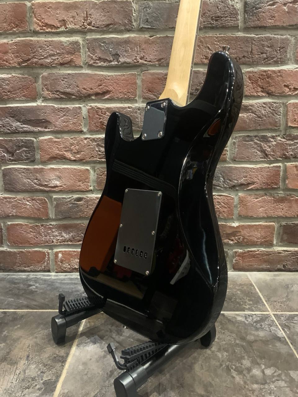 Электрогитара под Fender Black Series + Мощный Комбик (комплект) - изображение 4