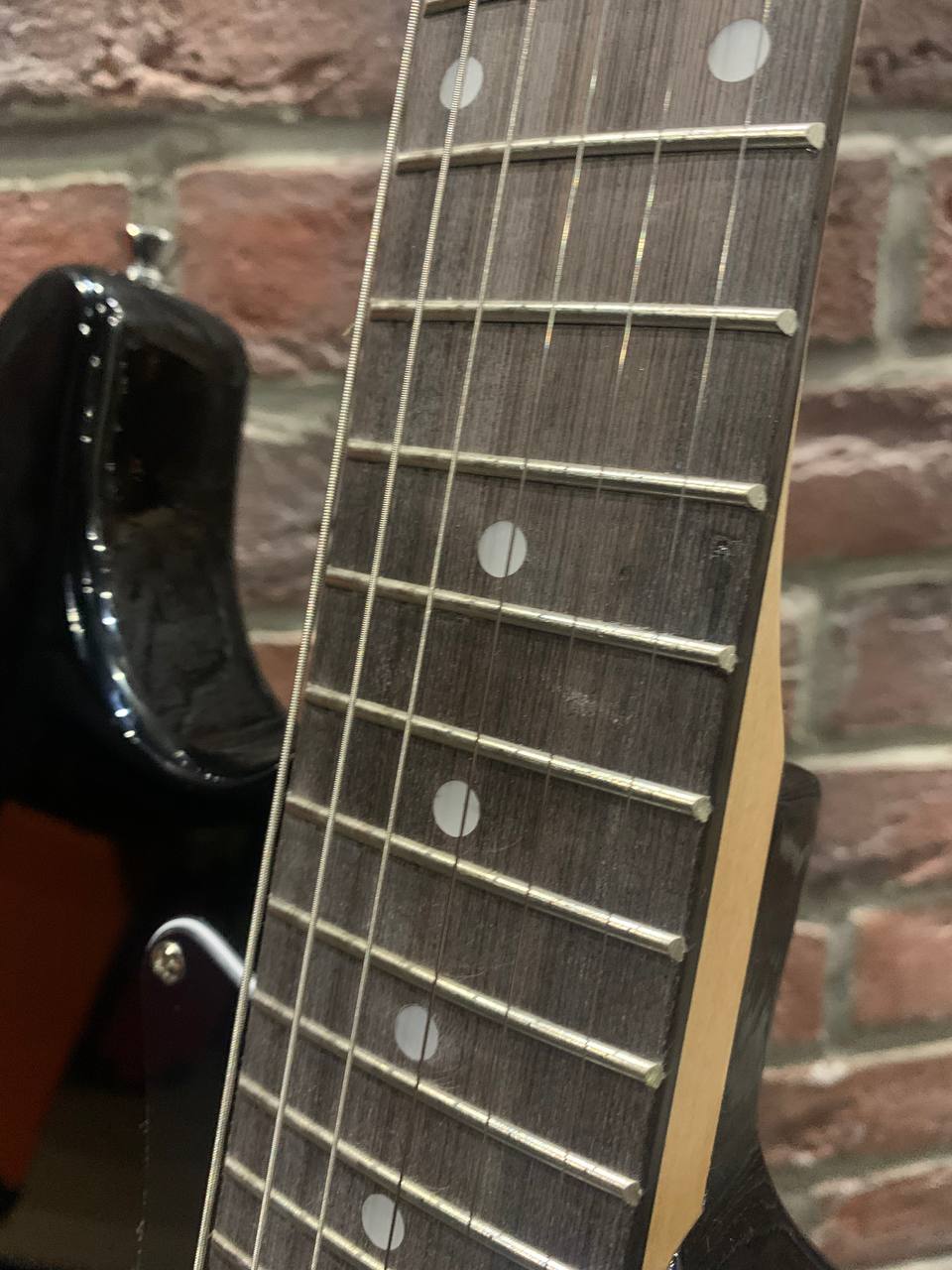 Электрогитара под Fender Black Series + Мощный Комбик (комплект) - изображение 5