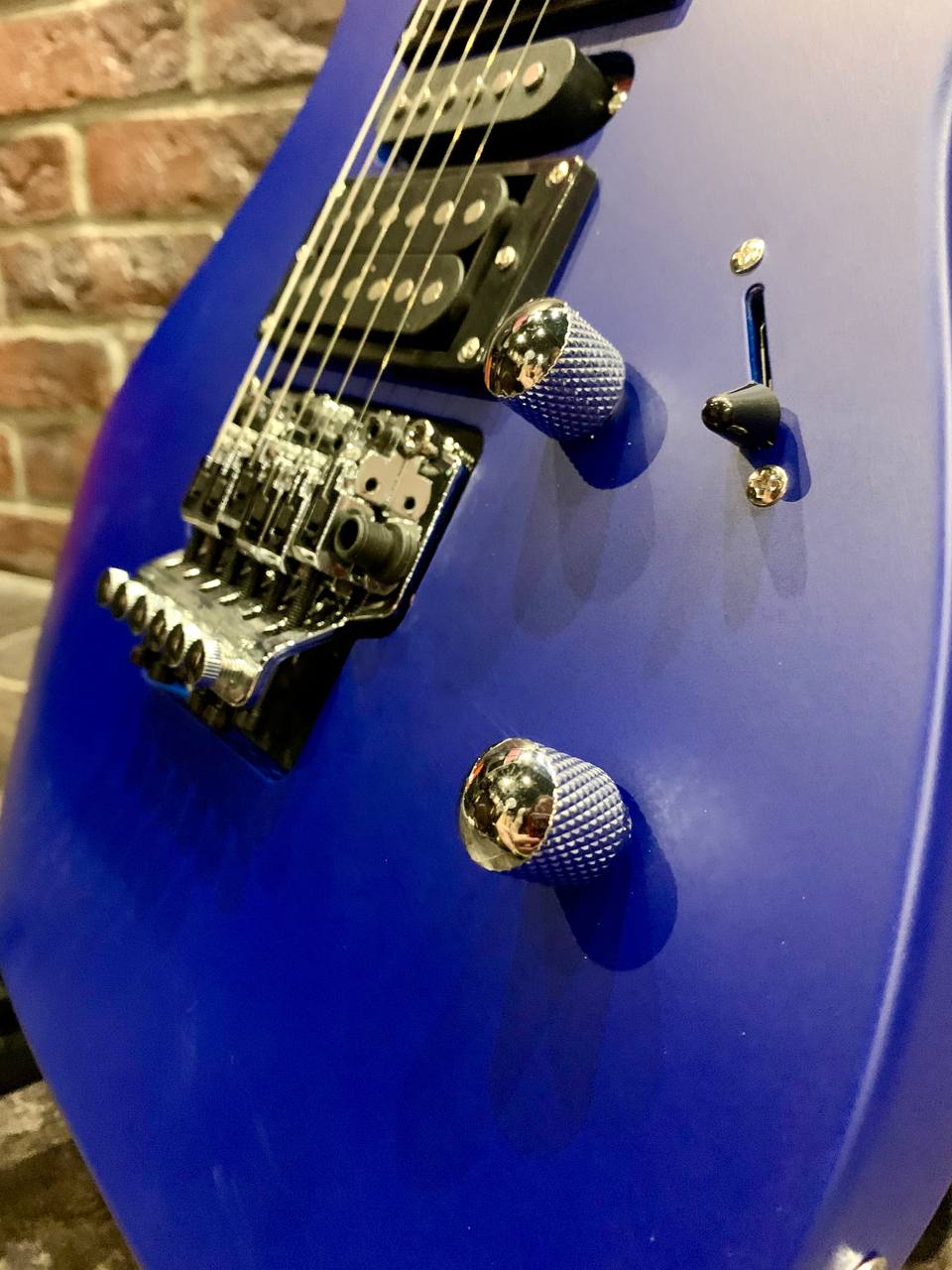 Электрогитара HHS с Floyd Rose - изображение 5