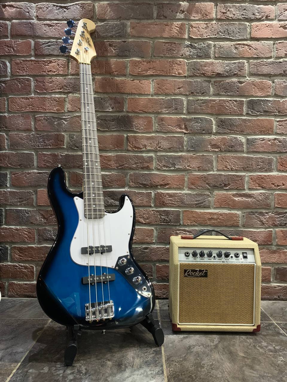 Бас Гитара Jazz Bass BLS + Комбик 15 ват (комплект)