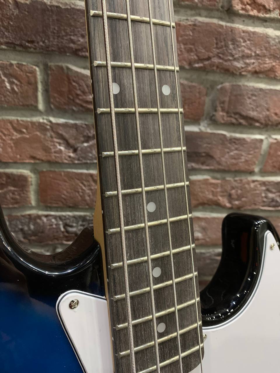 Бас Гитара Jazz Bass BLS + Комбик 15 ват (комплект) - изображение 4