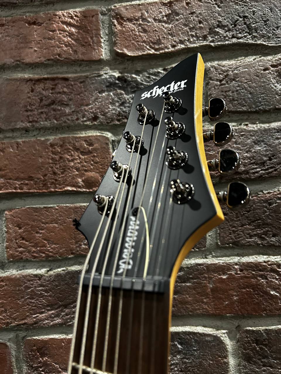 Электрогитара Schecter Demon 8 Mate Black - изображение 7