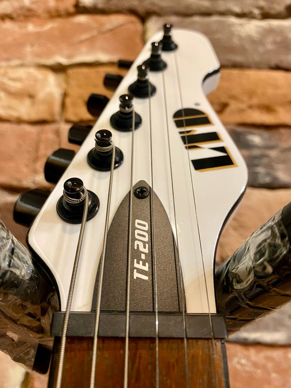 Электрогитара ESP LTD TE-200 SW (Индонезия) - изображение 6