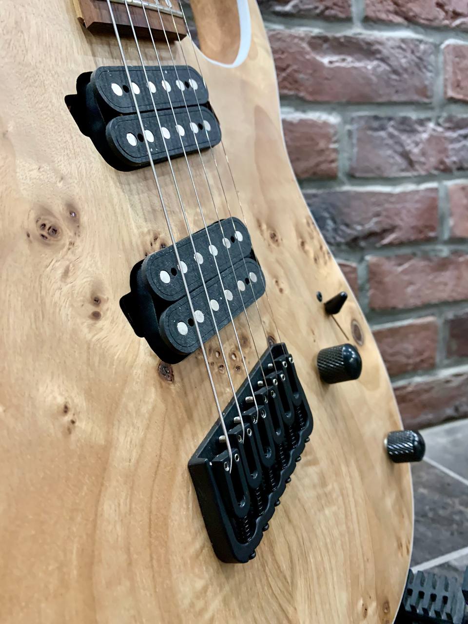 Электрогитара Real Rock MS-6 + Цифровой Комбик 15 ват с Эффектами (Мультимензурная) - изображение 6