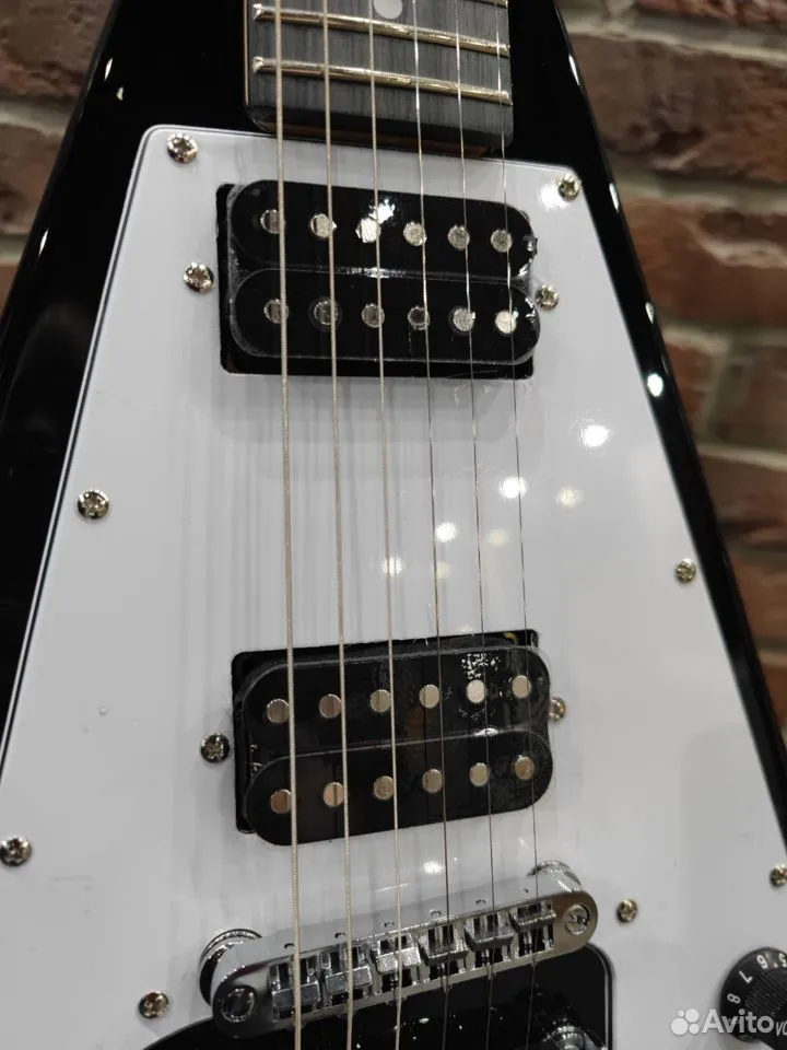 Электрогитара Flying V  - изображение 2