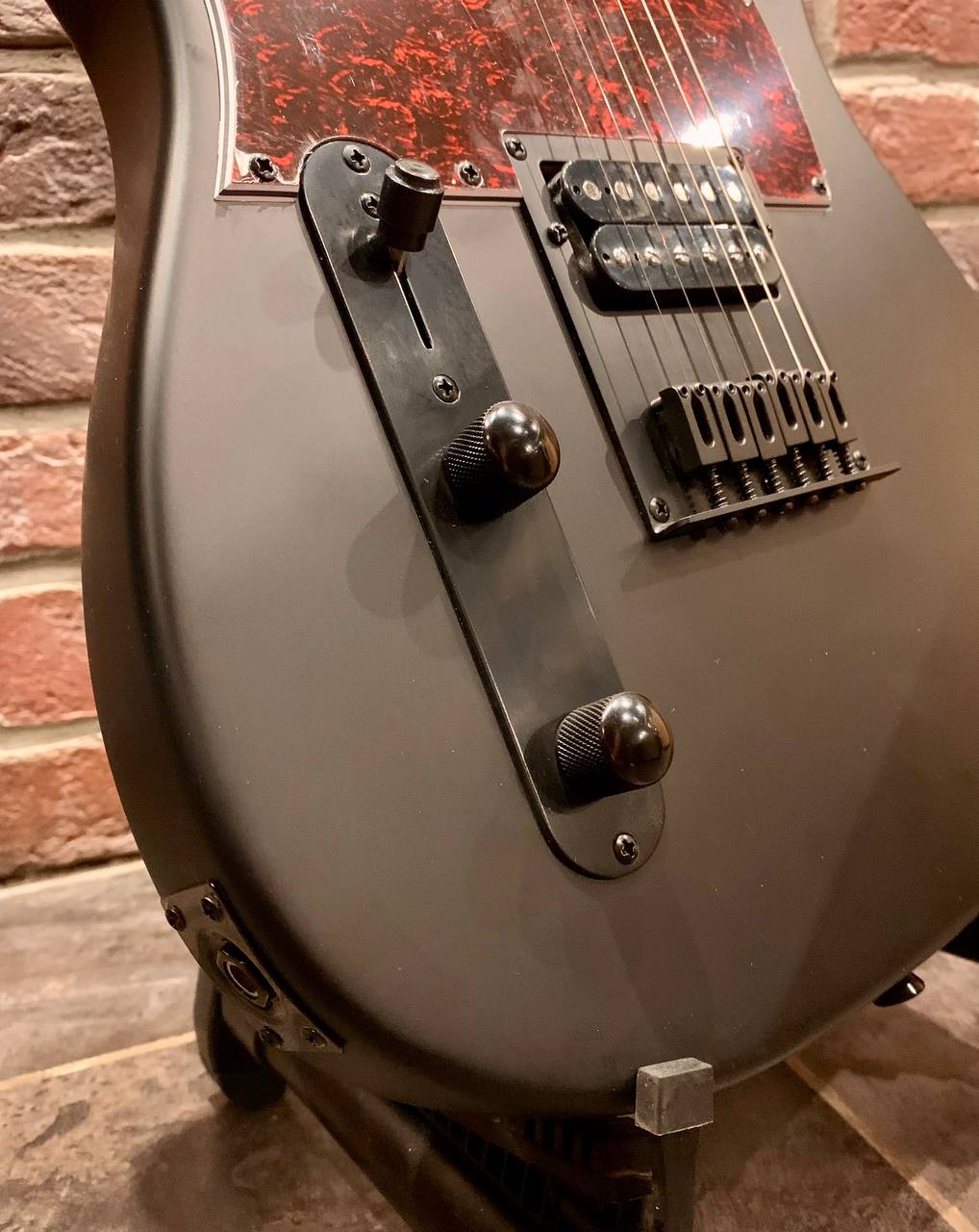 Леворукая Электрогитара HB-Telecaster + Комбик-Процессор NUX 20вт - изображение 5