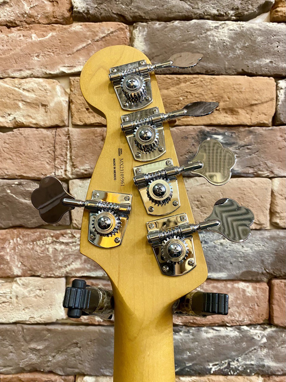 Бас Гитара Fender Player Plus Jazz Bass V MN Opal Spark (Mexico) - изображение 8