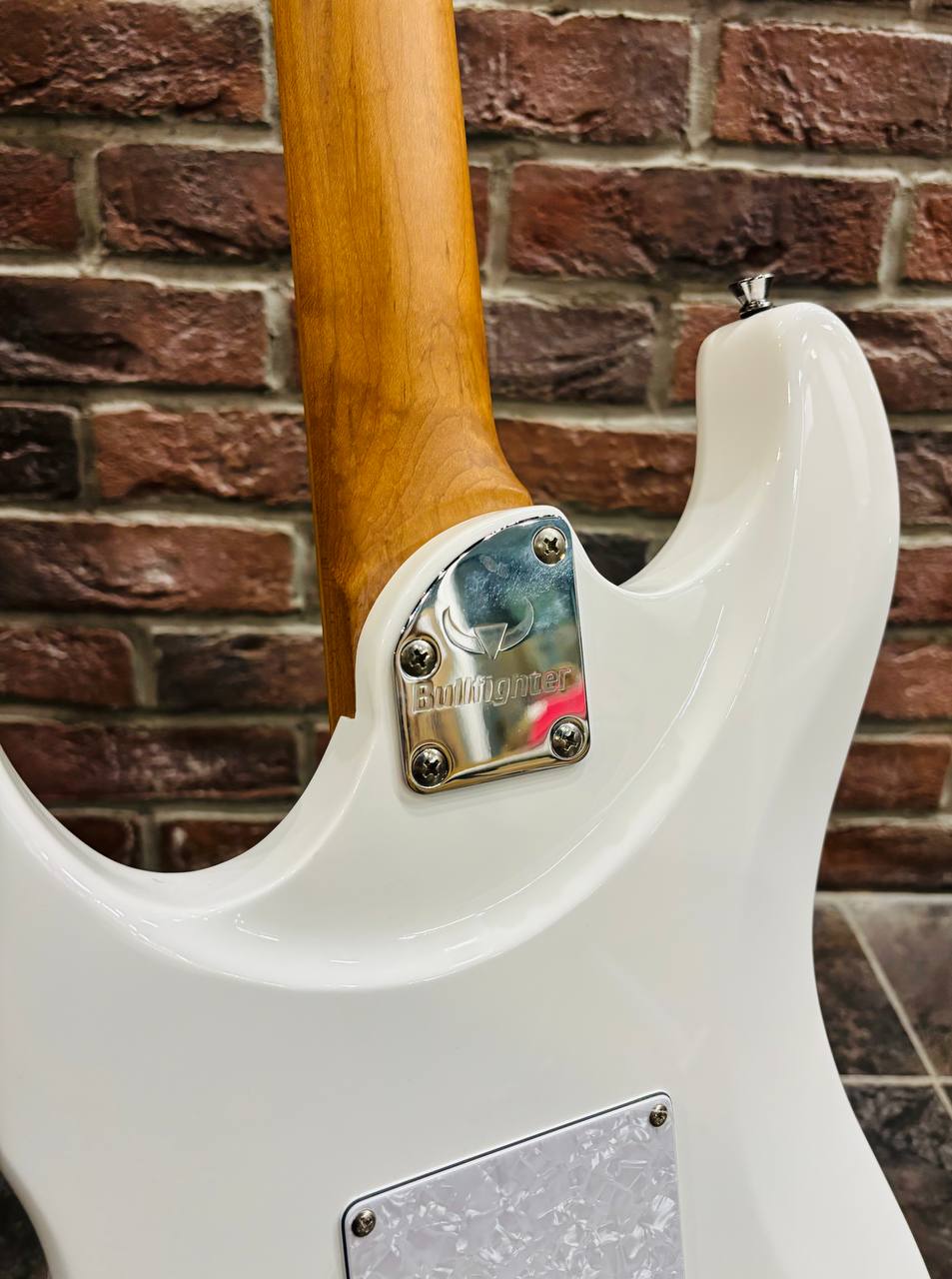 Электрогитара Stratocaster HSS со Встроенным Процессором и Драм Машиной  - изображение 6