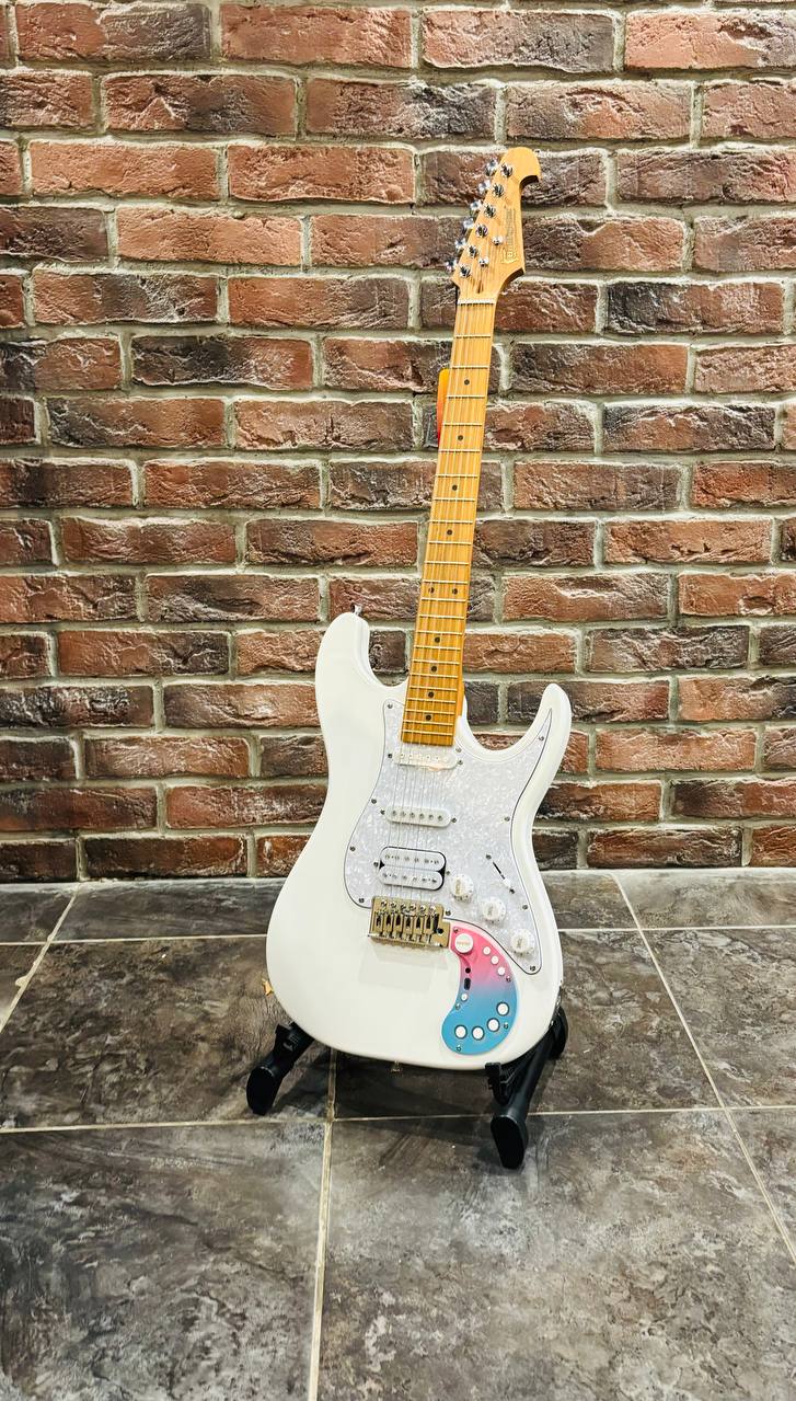 Электрогитара Stratocaster HSS со Встроенным Процессором и Драм Машиной  - изображение 9