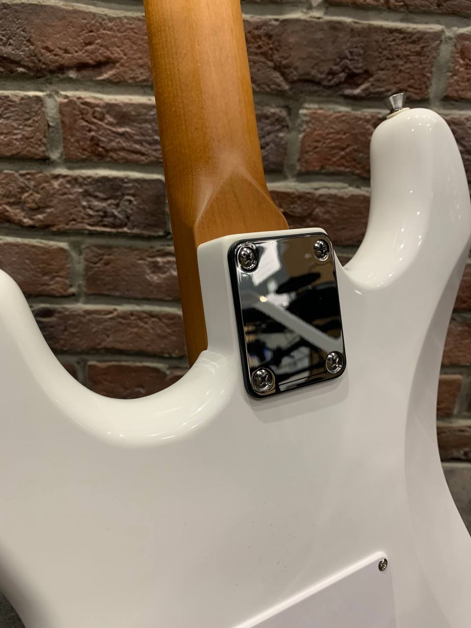 Электрогитара Stratocaster HSS WH (аналог Fender) - изображение 6