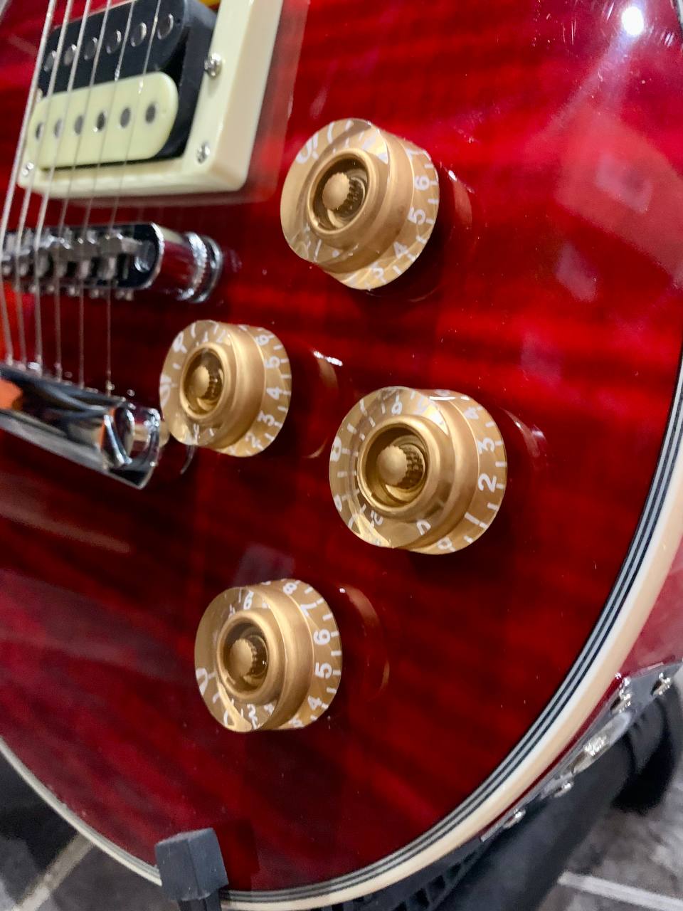 Электрогитара Les Paul Red Vintage Edition HH - изображение 4