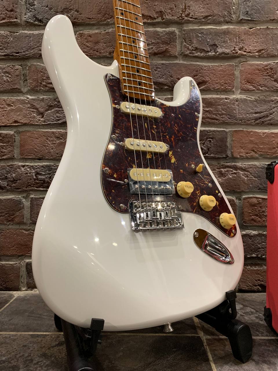 Электрогитара Stratocaster + Стильный Комбик 15 ват - изображение 3