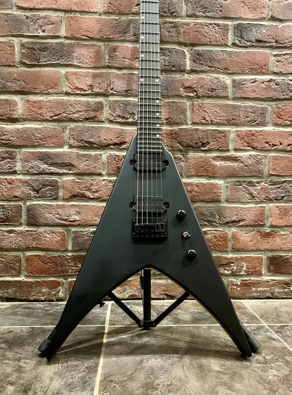Электрогитара Spira Flying V-400 MBK - изображение 2