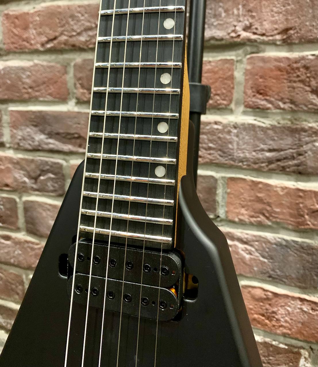 Электрогитара Spira Flying V-400 MBK - изображение 6