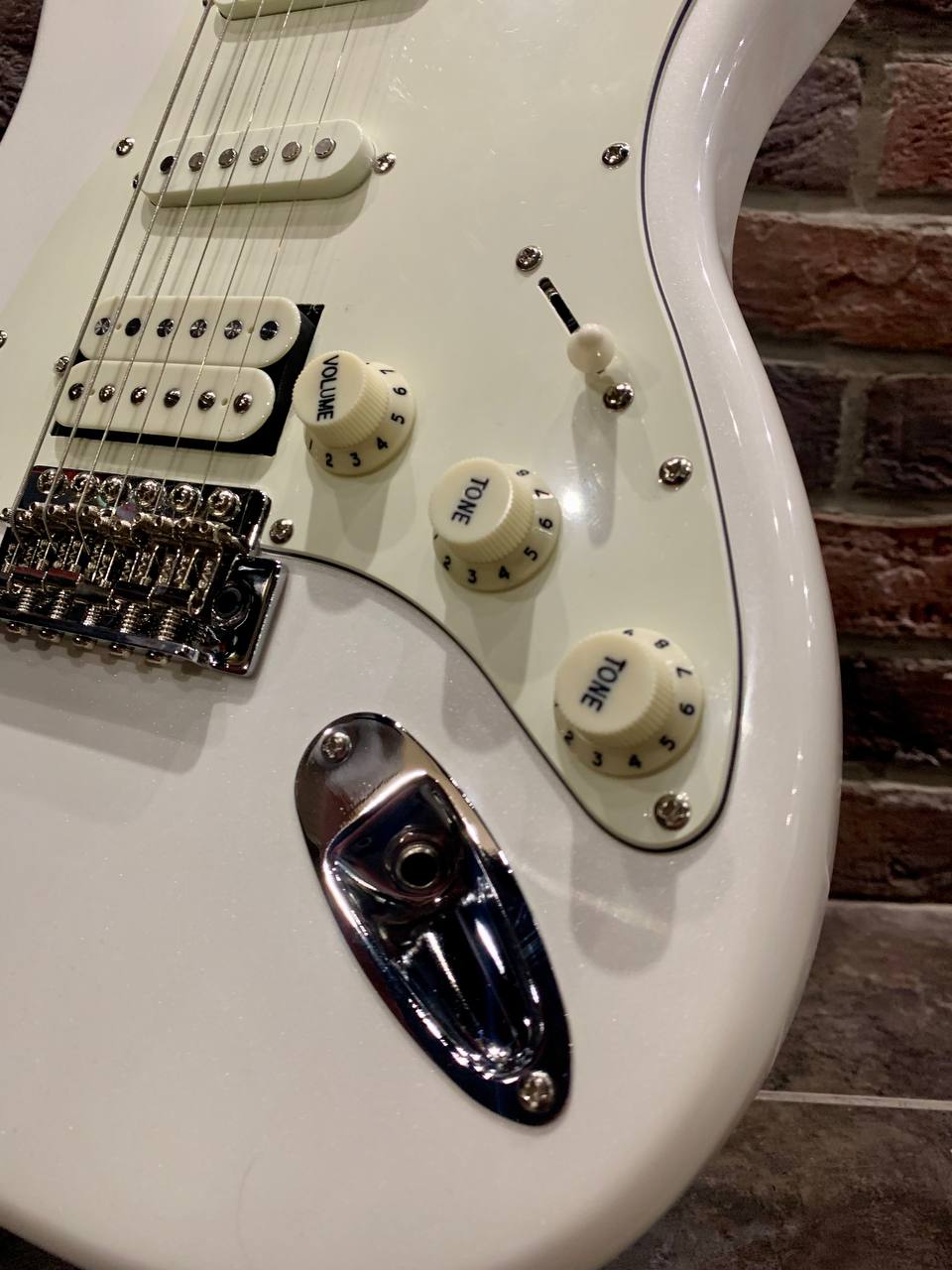Электрогитара Stratocaster HSS + Цифровой Комбоусилитель с Эффектами с Драм Машиной - изображение 6