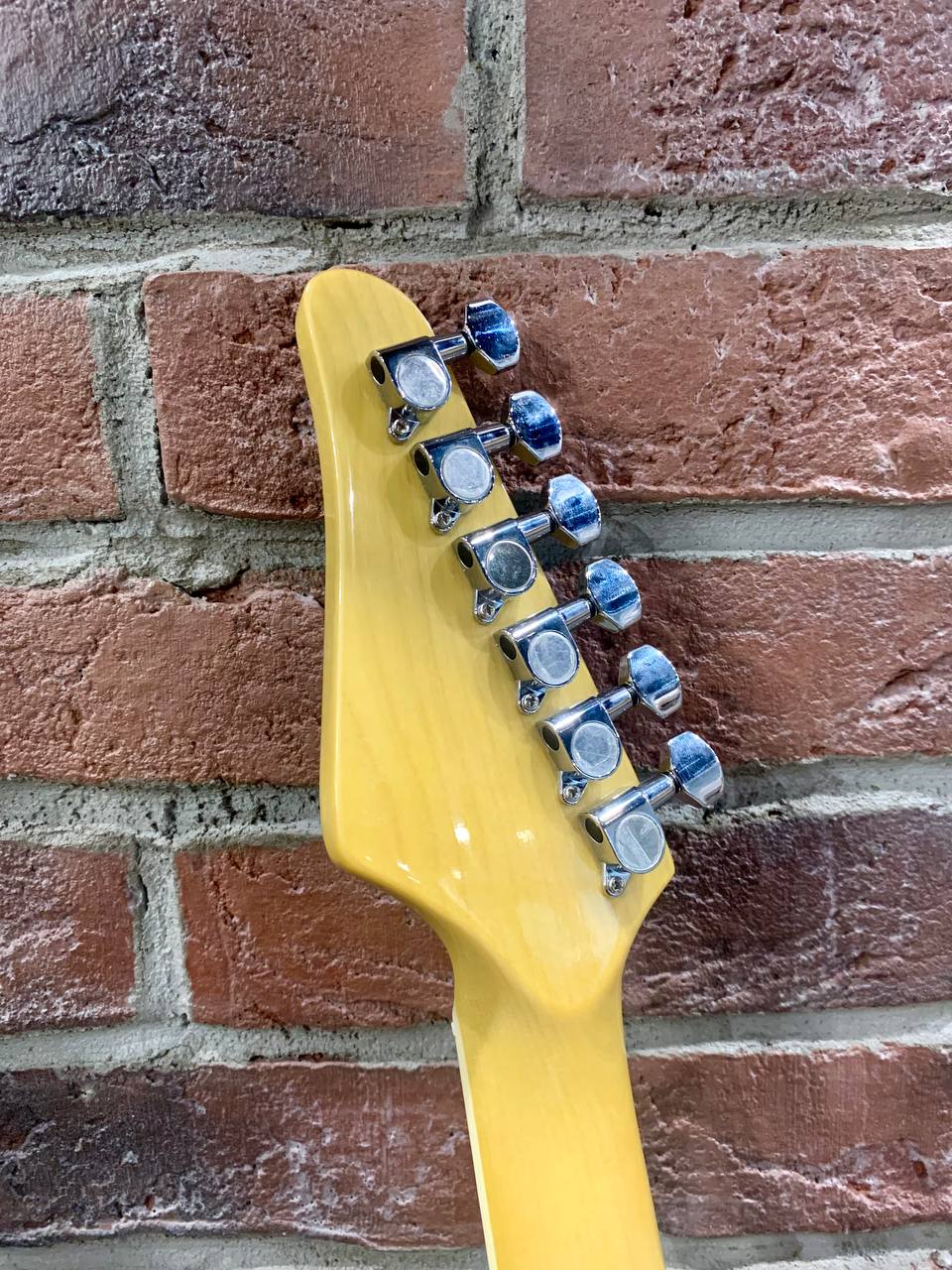 Электрогитара Stratocaster HSS + Цифровой Комбоусилитель с Эффектами с Драм Машиной - изображение 8