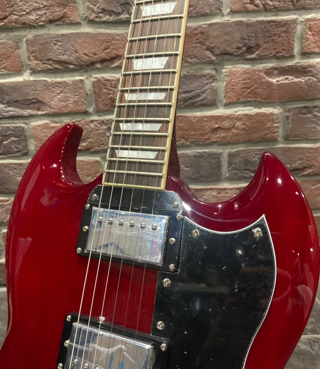 Электрогитара McCartney SG Cherry Edition - изображение 5