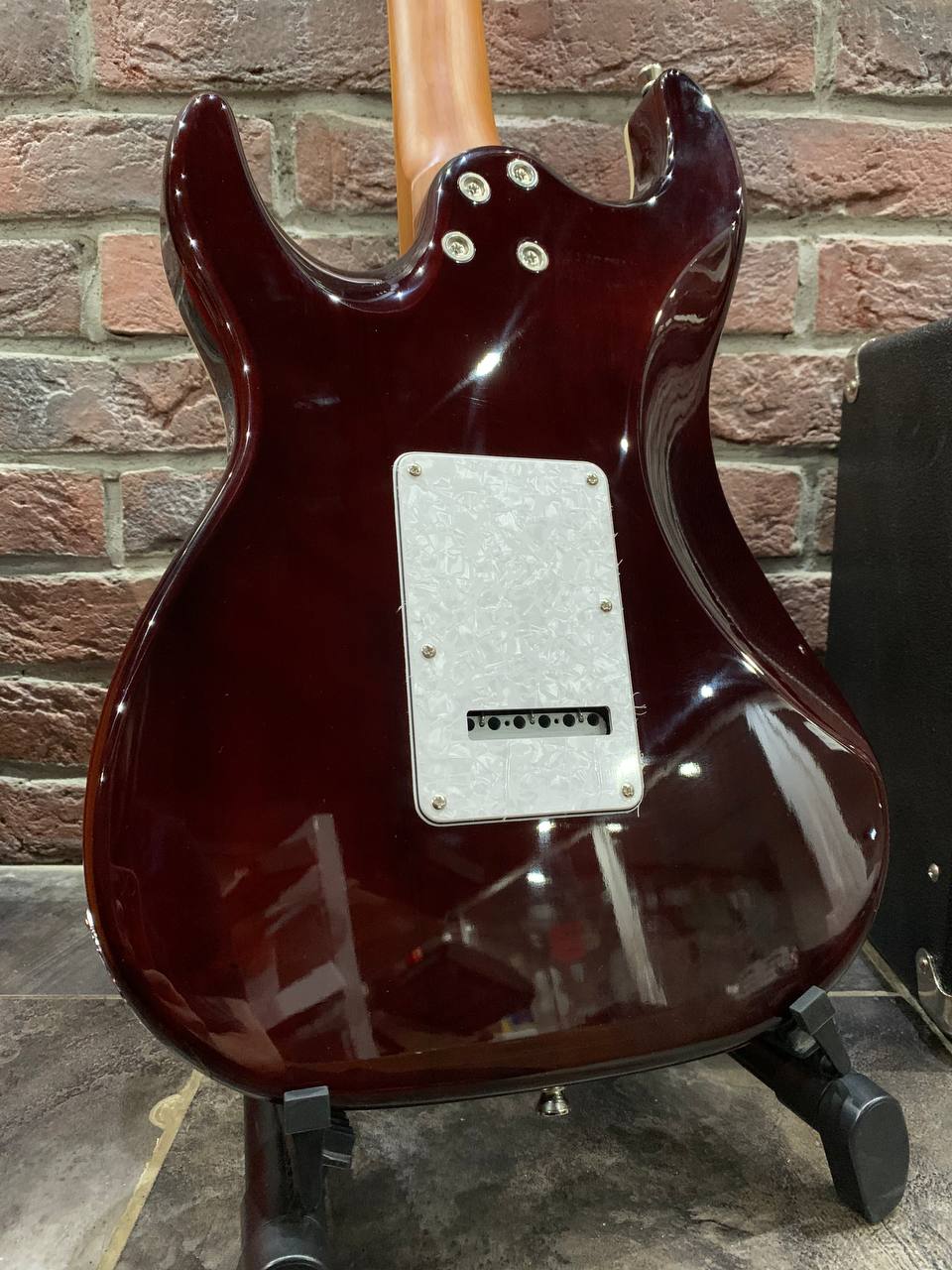 Электрогитара Jet-450 + Мощный Комбик 40 ват RG (комплект) - изображение 4