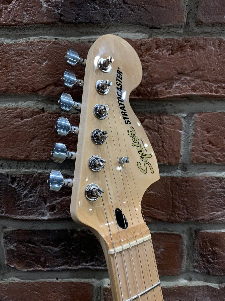 Электрогитара Fender Affinity MN Black Burst HSS - изображение 7