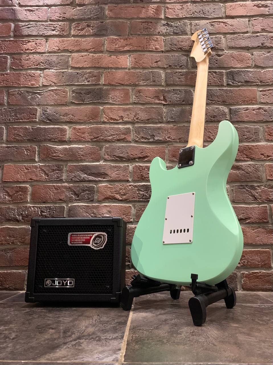 Электрогитара Stratocaster HSS с Моделирующим Комбоусилителем (комплект) - изображение 2